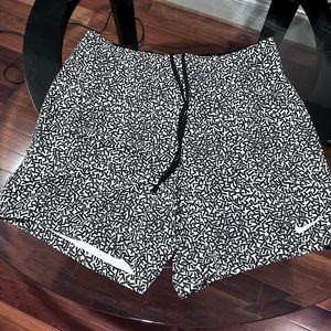 Nike athletic shorts size LG